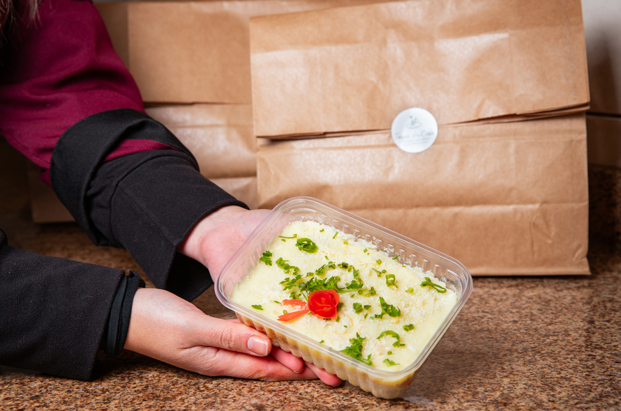 Camadas de sabor: frango e batata com um toque especial