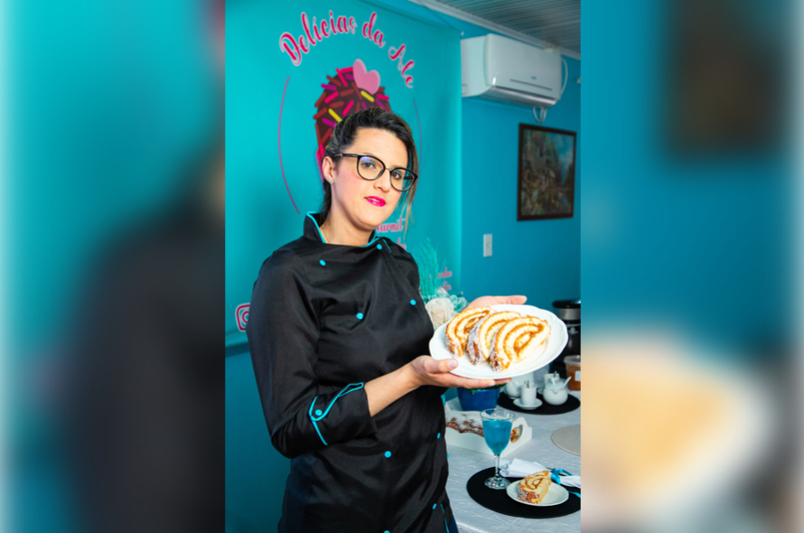 Rocambole de doce de leite com coco