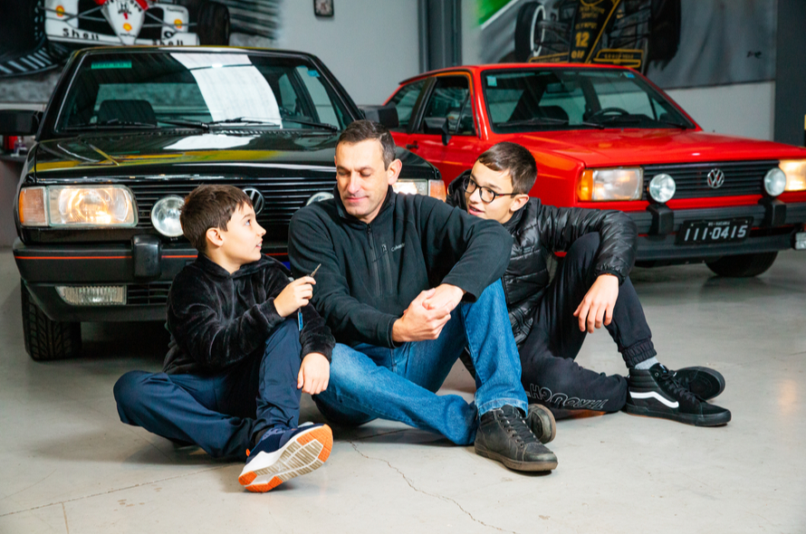 De pai para filhos: companheirismo e amor pelos clássicos da Volks