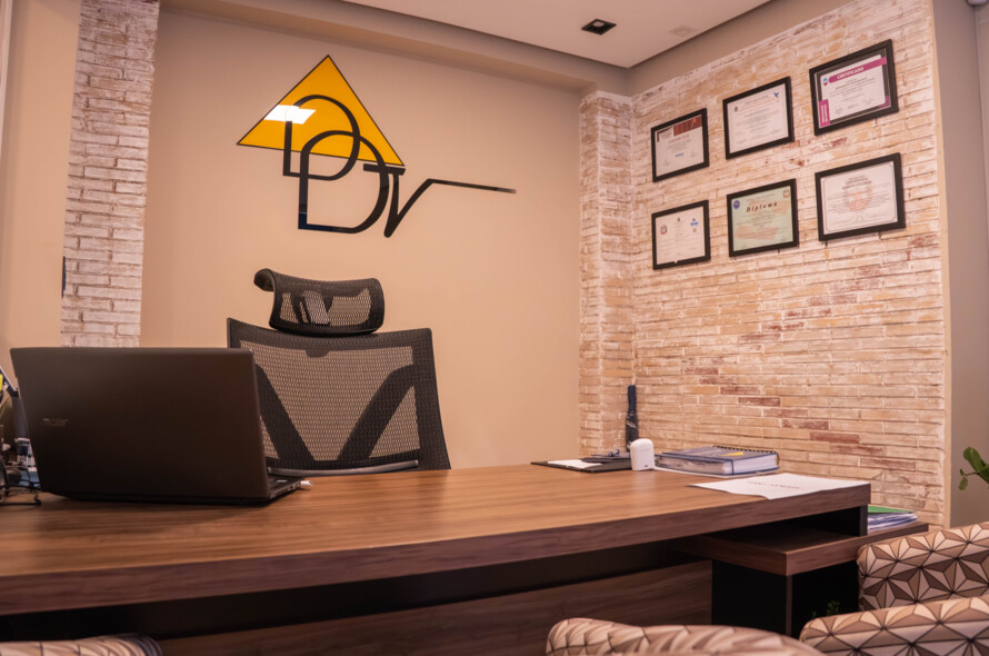 Entre chaves e conquistas: 12 anos de carreira imobiliária