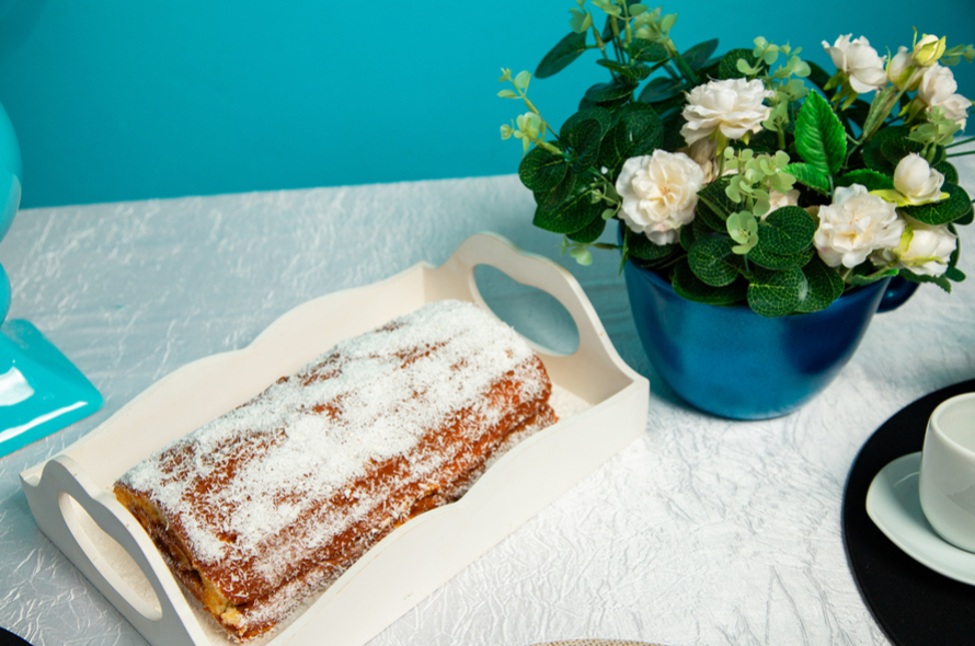 Rocambole de doce de leite com coco